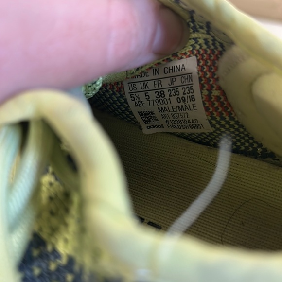 Yeezy Sneakers - Picture 8 of 9